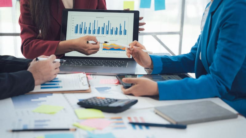 2025-CMS-Consumers-Empower-AS-460502548-800×450